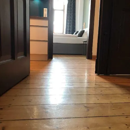 Back To School Apartman *