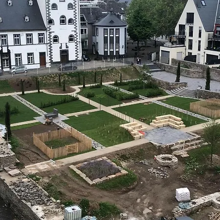 Apartman Back To School