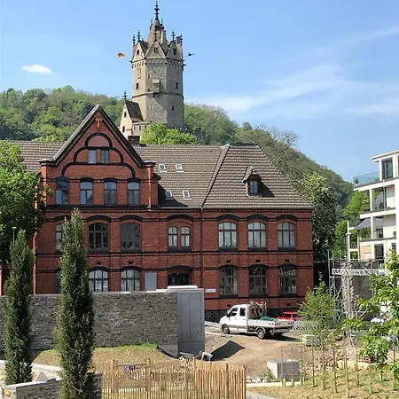 아파트 Back To School